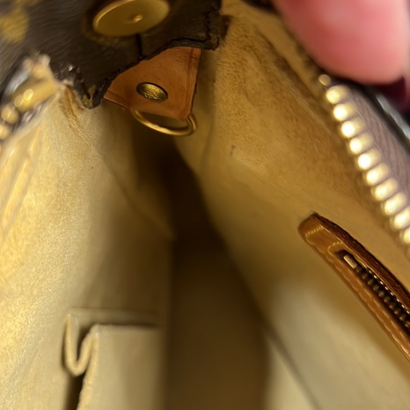 Louis Vuitton GM Loop Bag ~Authentic~ - Picture 9 of 16